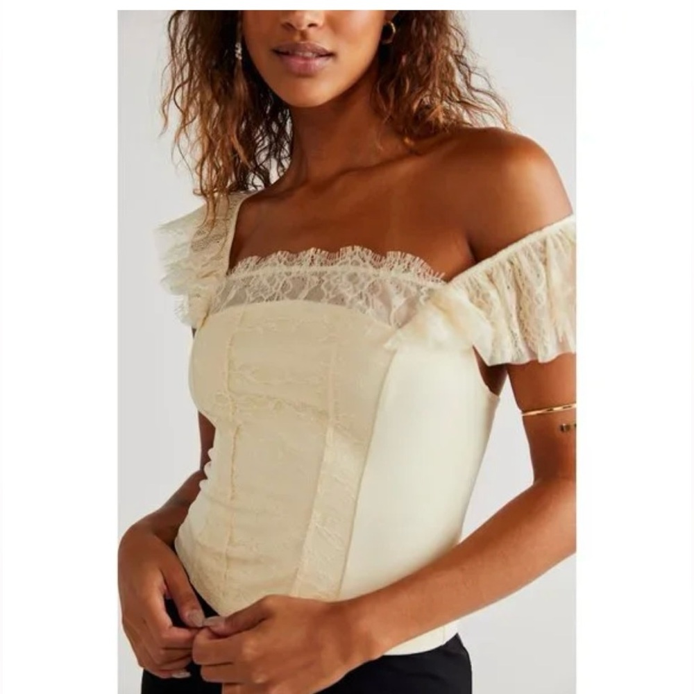 NWOT FREE PEOPLE LIVE IT UP RUFFLE SLEEVE LACE CAMI TOP IVORY SMALL - Picture 1 of 3
